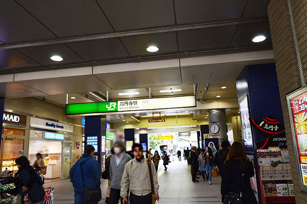 駅の出入り口