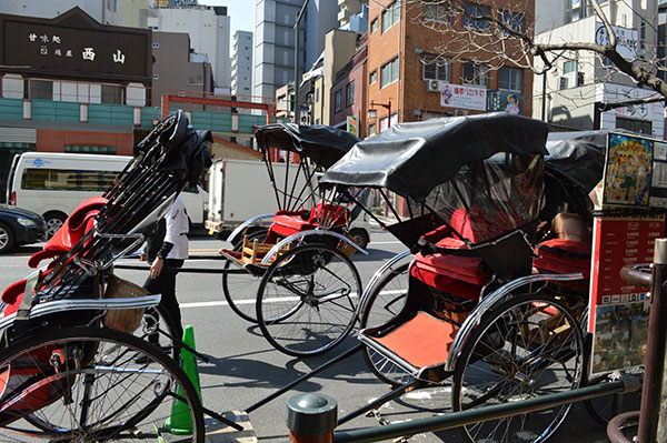 浅草の人力車