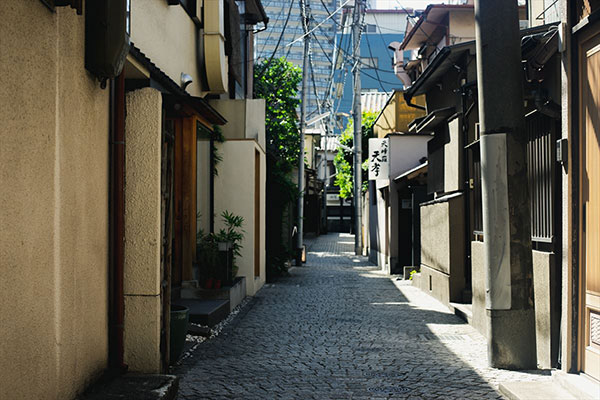 新宿区｜牛込神楽坂はどんな街？居抜きの物件で飲食店開業するための街情報