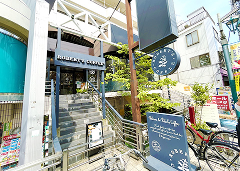 人通り絶えない千歳烏山六番街内 内装美麗なカフェ居抜き店舗