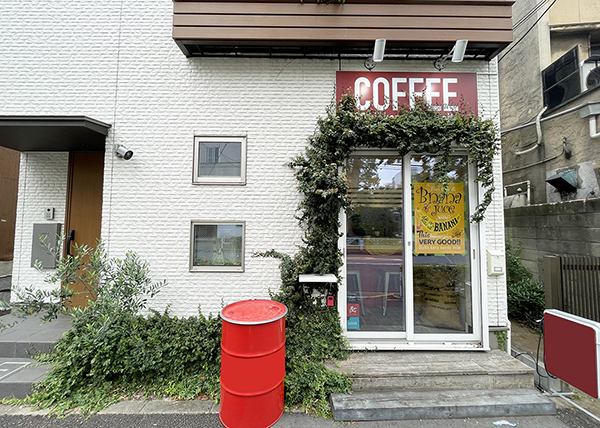 『代々木上原』『東北沢』『池ノ上』3駅からアクセス可能！<br>
東京大学の門前で視認性・人通り良好な小規模店舗