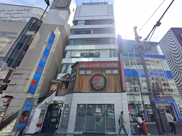 山手線原宿駅からも徒歩5分の立地。個別空調、光ファイバー完備で飲食店OK店舗。